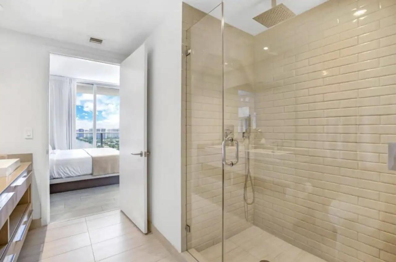 Hyde Beach House Three-Bedroom, Waterfront, Ocean And Intercostal View, Rooftop Pool, 5 Min Walk To Beach هوليوود المظهر الخارجي الصورة