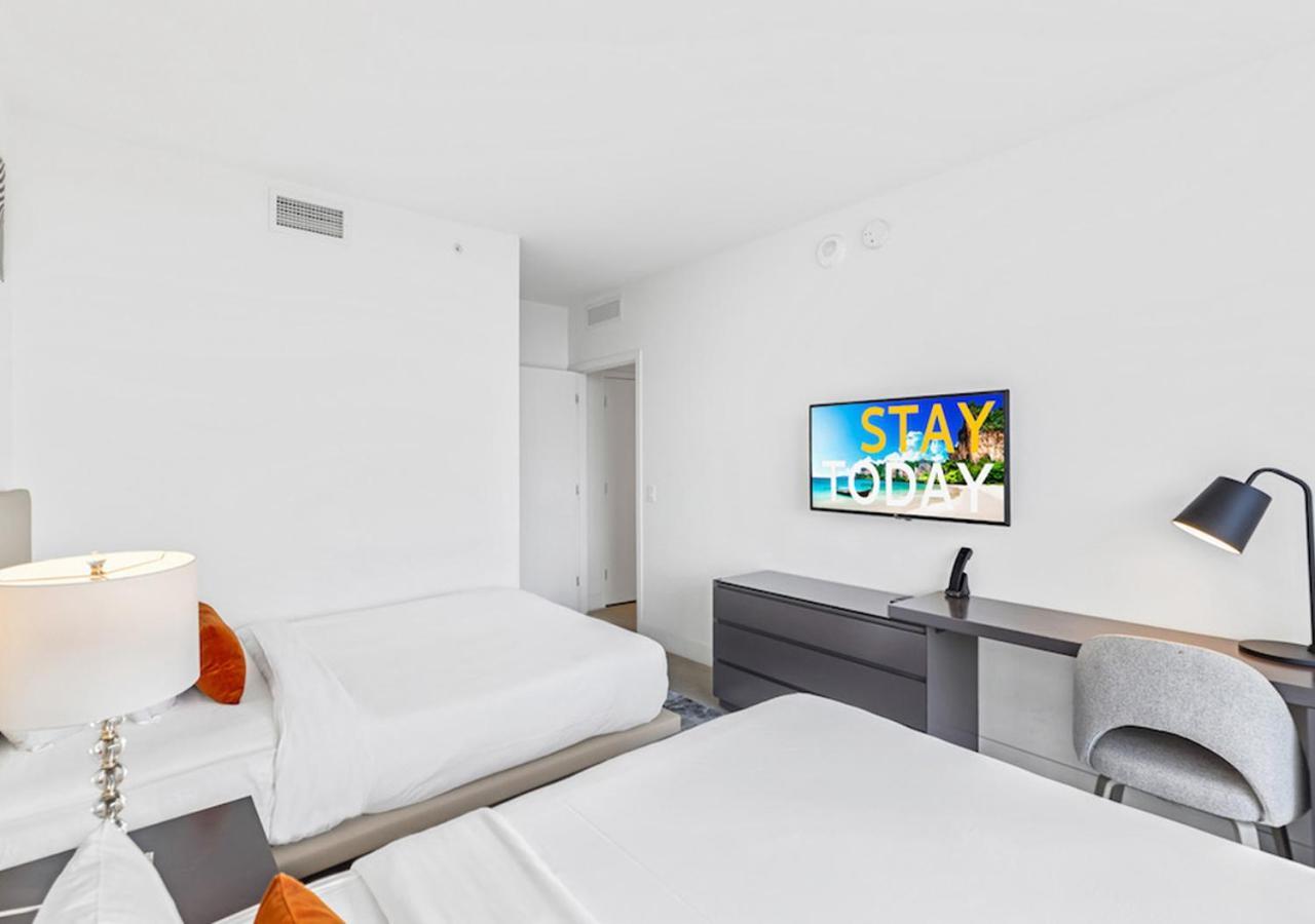 Hyde Beach House Three-Bedroom, Waterfront, Ocean And Intercostal View, Rooftop Pool, 5 Min Walk To Beach هوليوود المظهر الخارجي الصورة